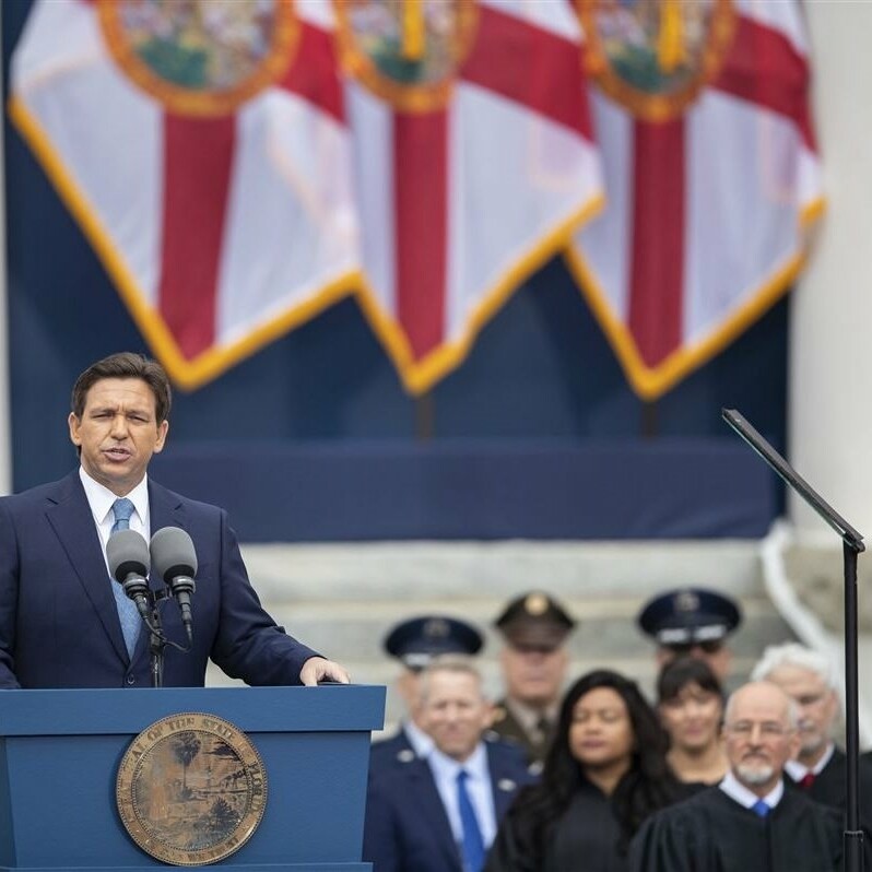 Florida Governor, Inauguration - Ron DeSantis using PresenterTek
